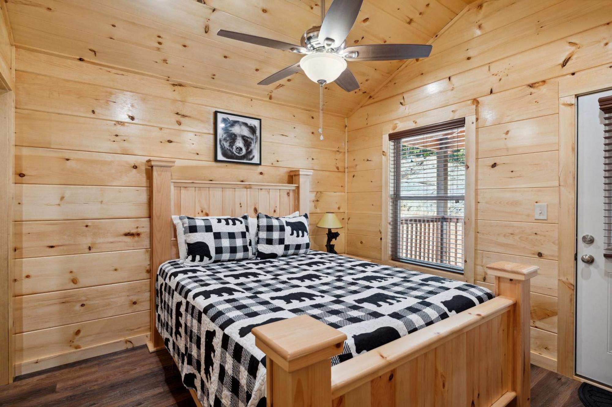 The 3 Bears Is A Newly Built 3 Bedroom Cabin Only 3 Minutes From The Parkway! Pigeon Forge Eksteriør bilde