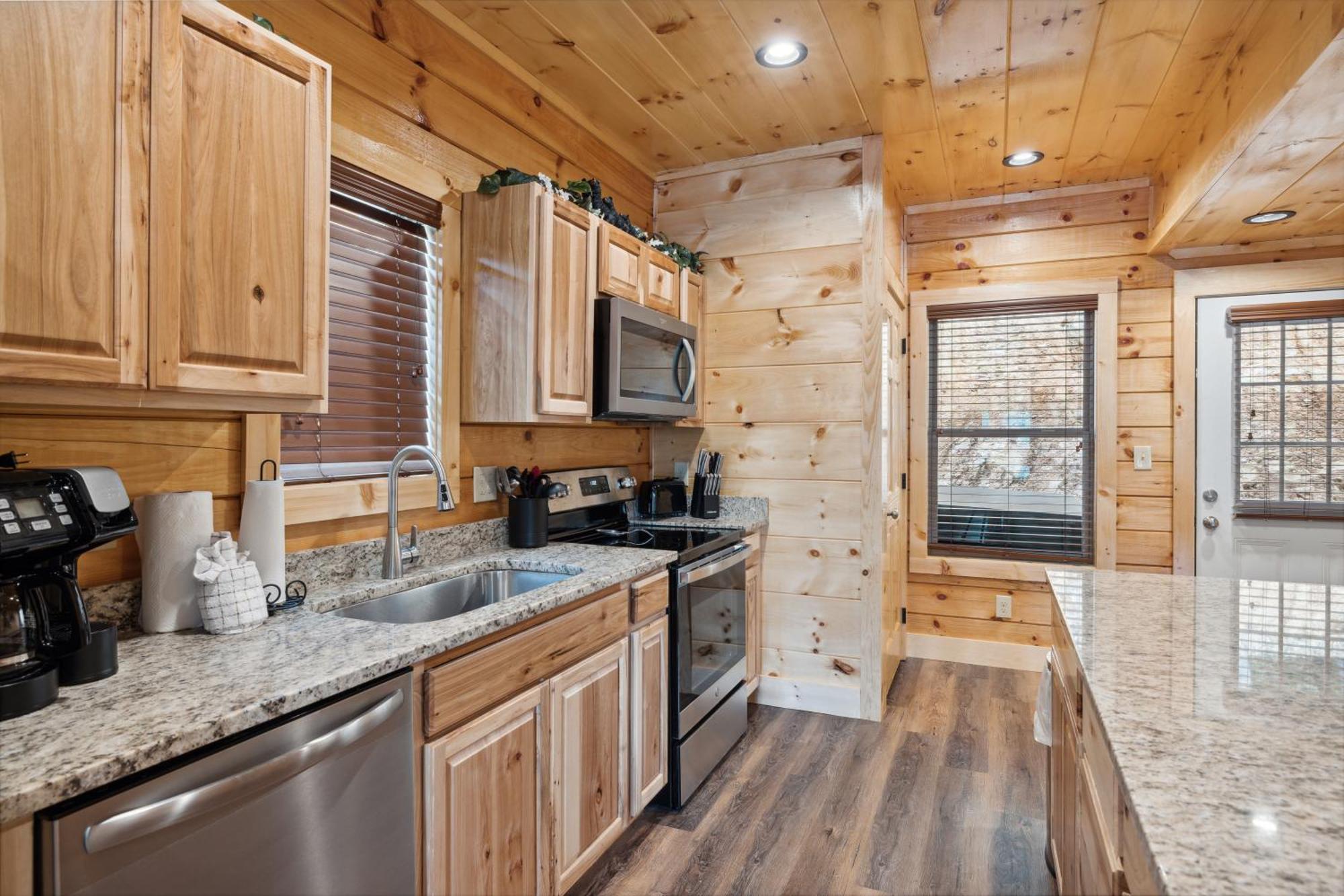 The 3 Bears Is A Newly Built 3 Bedroom Cabin Only 3 Minutes From The Parkway! Pigeon Forge Eksteriør bilde
